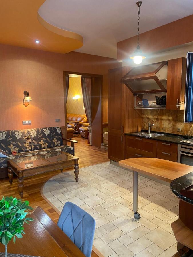 Old Town Apartment Near St Peters Basilica Рига Екстериор снимка